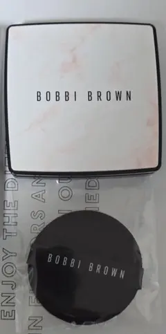 BOBBI BROWN Sheer Finish Blurring Powderのサムネイル