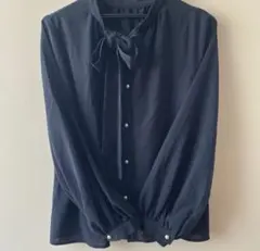 長袖　ネイビー濃紺　リボンボウタイブラウス　シャツ　パールボタン　M