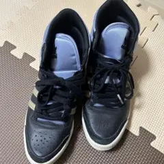 adidas ハイカットスニーカー 黒/グレー