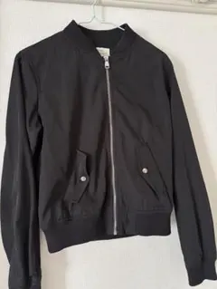Bershka ジャンパー　ブラック Mサイズのサムネイル
