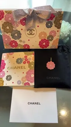 CHANEL花柄ギフトボックス 限定チャーム黒巾，メッセージカード着付き全部5点