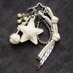 じゃらじゃらキーホルダー バッグチャーム キーチャーム パラコード 星 白 新品