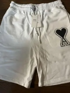 希少 美品！AMI PARIS ホワイトショートパンツ ハート刺繍付き 2025年最新】ami メンズ ショートパンツ・ハーフパンツの人気アイテム