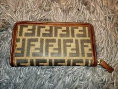 FENDI ズッカ柄 ラウンドファスナー長財布のサムネイル
