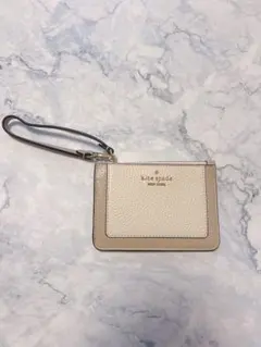 【新品未使用】kate spade ベージュ カードケース