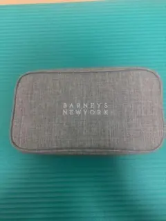 BARNEYS NEW YORKポーチ　未使用品のサムネイル