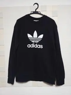黒トレーナー アディダス
