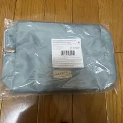 新品未使用本物 GUCCI グッチ ノベルティポーチのサムネイル