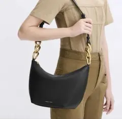 【最終値下げ】CHARLES & KEITH ケイシー ホーボーバッグ