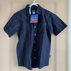 patagonia メンズXS 半袖シャツ 黒 ストライプ