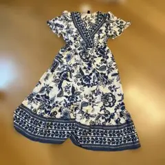 青の花柄ワンピース