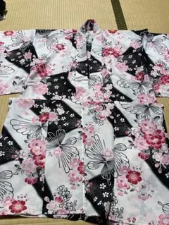 花柄 浴衣 黒と白のコントラスト　和装　浴衣