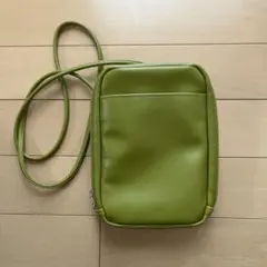 グリーン ショルダーバッグ 仕切り付き