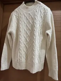 アイボリー ケーブル編み ハイネックセーター