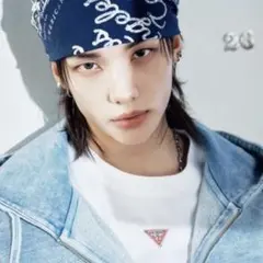 ヒョンジン GUESS 韓国限定 Tシャツ Stary kids - メルカリ