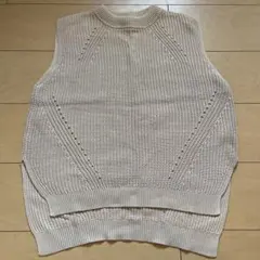 ベージュ ニットベスト ノースリーブ
