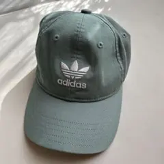 adidas グリーンキャップ ロゴ刺繍　アディダス　パステルグリーン