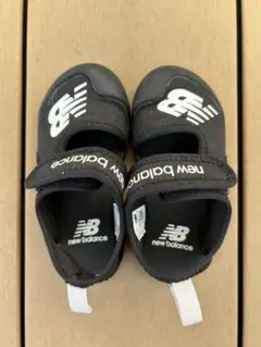 New Balance ブラックサンダル ベルクロ