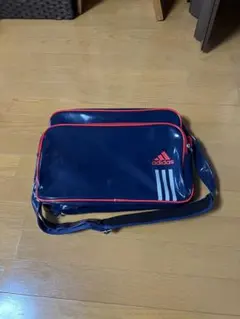 adidas ネイビー ショルダーバッグ
