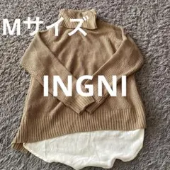 ベージュ タートルネックニット バックオープン