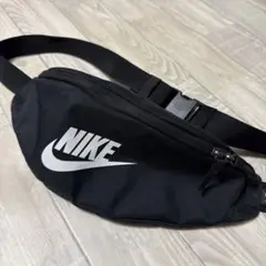 ボディバッグ