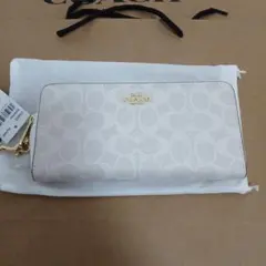 Coach長財布 コーチ シグネチャー柄パンチング ホワイト - メルカリ