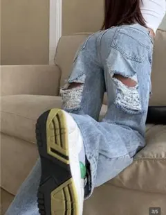 ライトブルーダメージデニムパンツ