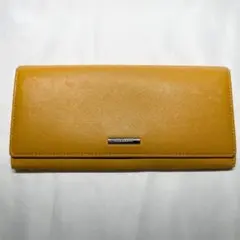 Burberry グリーンレザー長財布 - メルカリ
