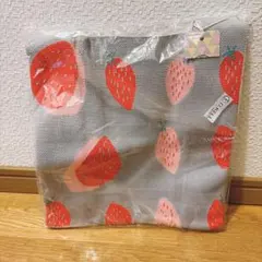 D.KELLY いちご柄 ニットトートバッグ