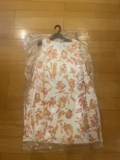 【新品・未使用】 マーキュリーデュオ 花柄ワンピース タグ付きのサムネイル