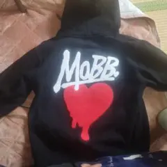 MOBB ブラックパーカー ハート刺繍