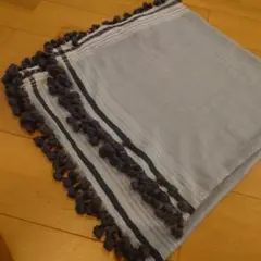 SEVENTY ポンポン付き　ストール