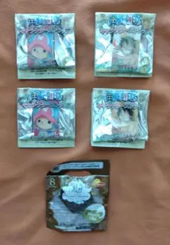 ワンピース　キャラクターストラップ　4個＋おまけ
