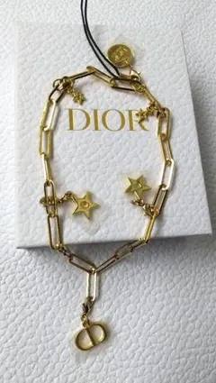 【新品】DIOR ゴールドカラー チャーム ブレスレットのサムネイル