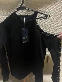 新品タグ付き　ZARA ザラ　オフショルダー　トップス