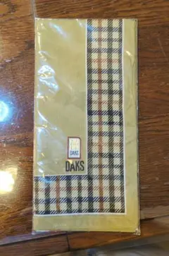 DAKS チェック柄ハンカチ ベージュ