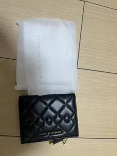 CHARLES & KEITH 二つ折り財布 ブラック