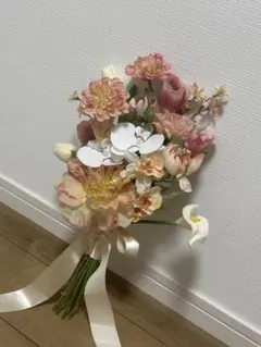 ピンクとホワイトのウェディングブーケ