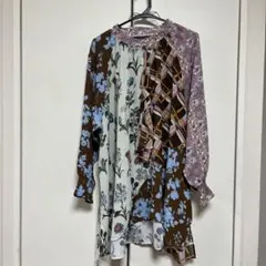 アズノウアズオオラカ19号　ピンク系花柄ブラウスのサムネイル
