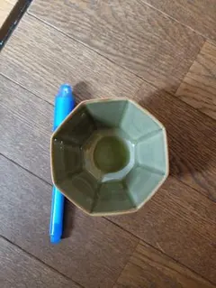 とし様専用中国陶磁器 汝窯 青緑色の三角形陶器皿 - メルカリ