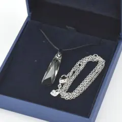 新品 スワロフスキー ストーンヘンジ・ブラックダイヤモンド ペンダント 黒 箱付