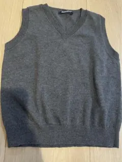 ファミリア⭐︎美品現行グレーベスト100センチ