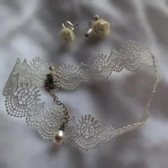 ヴィンテージレースのチョーカーと作家さんの布花パール系イヤリングの２点セット