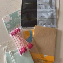 アメニティグッズ　あぶらとり紙、綿棒、シャンプー、トリートメント他