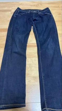 Levi's ダークブルー ストレートデニム