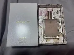 Her lip to NUDE PEARL Perfume Oil