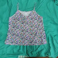UNIQLO UT Liberty 花柄 キャミソール Mサイズのサムネイル