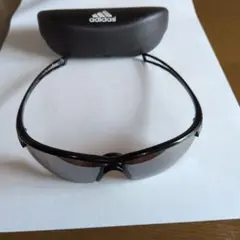 Adidas サングラスのサムネイル