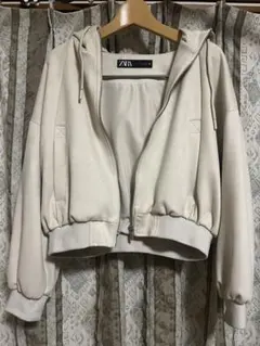 ZARA フード付きクロップドジャケット ホワイト