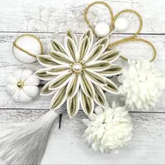 髪飾り　☆4099☆ つまみ細工　成人式　卒業式　結婚式　七五三　帯留め